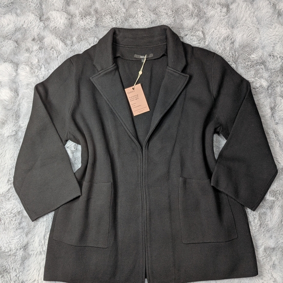Quince Jackets & Blazers - NWT Quince Women's Black Blazer 100% Organic Cotton